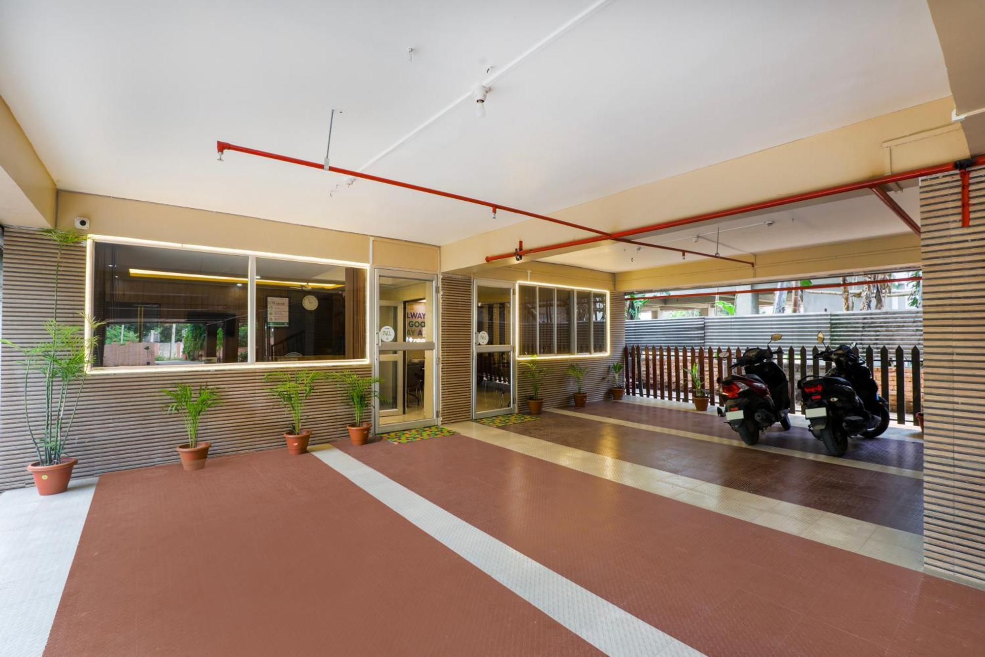 Treebo Urban Oasis Inn Guwahati Exteriör bild