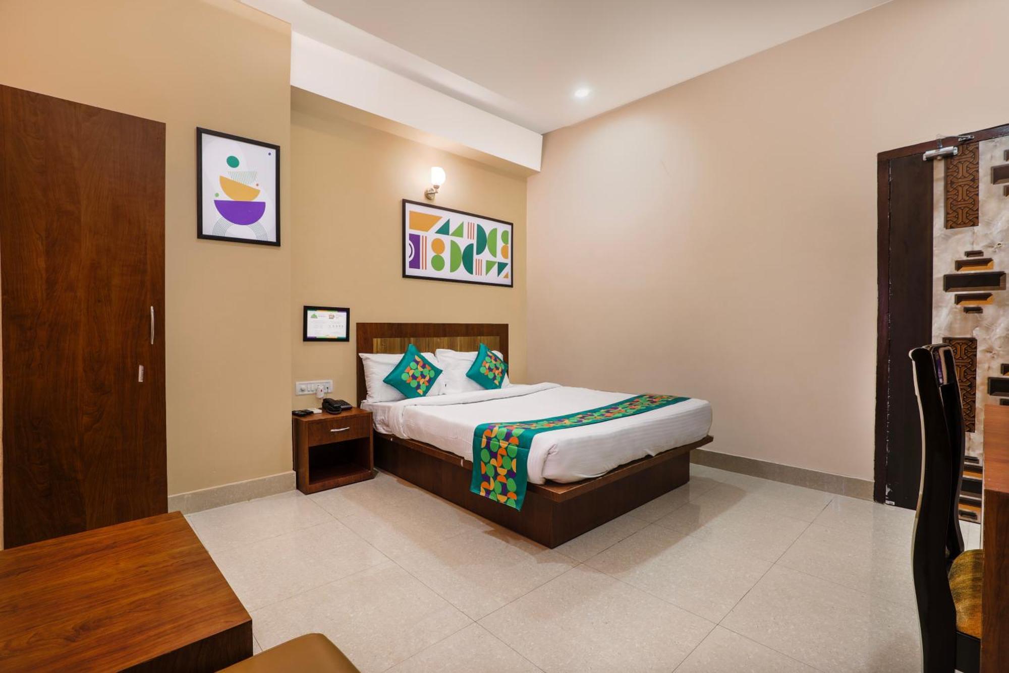 Treebo Urban Oasis Inn Guwahati Exteriör bild