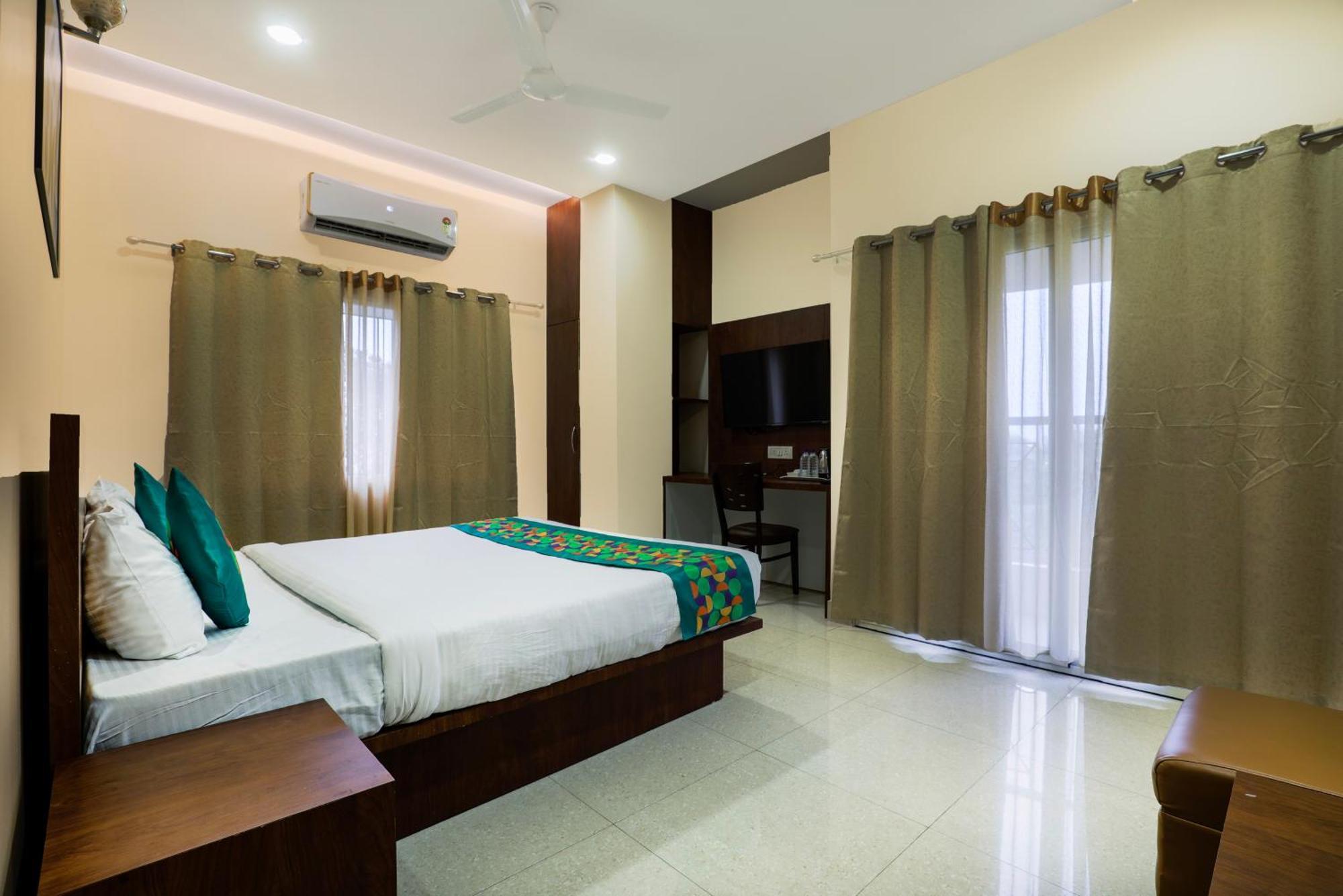 Treebo Urban Oasis Inn Guwahati Exteriör bild