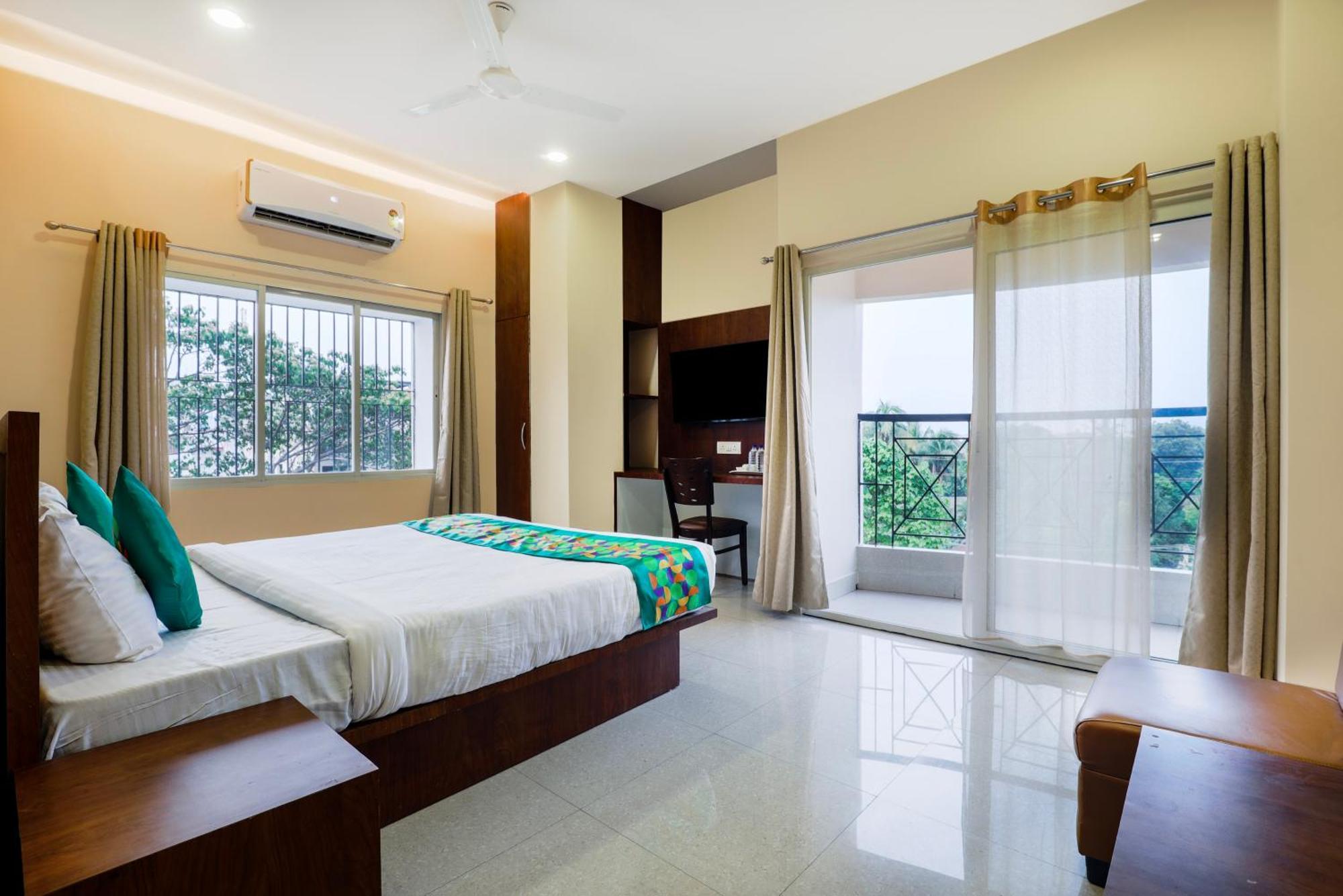 Treebo Urban Oasis Inn Guwahati Exteriör bild